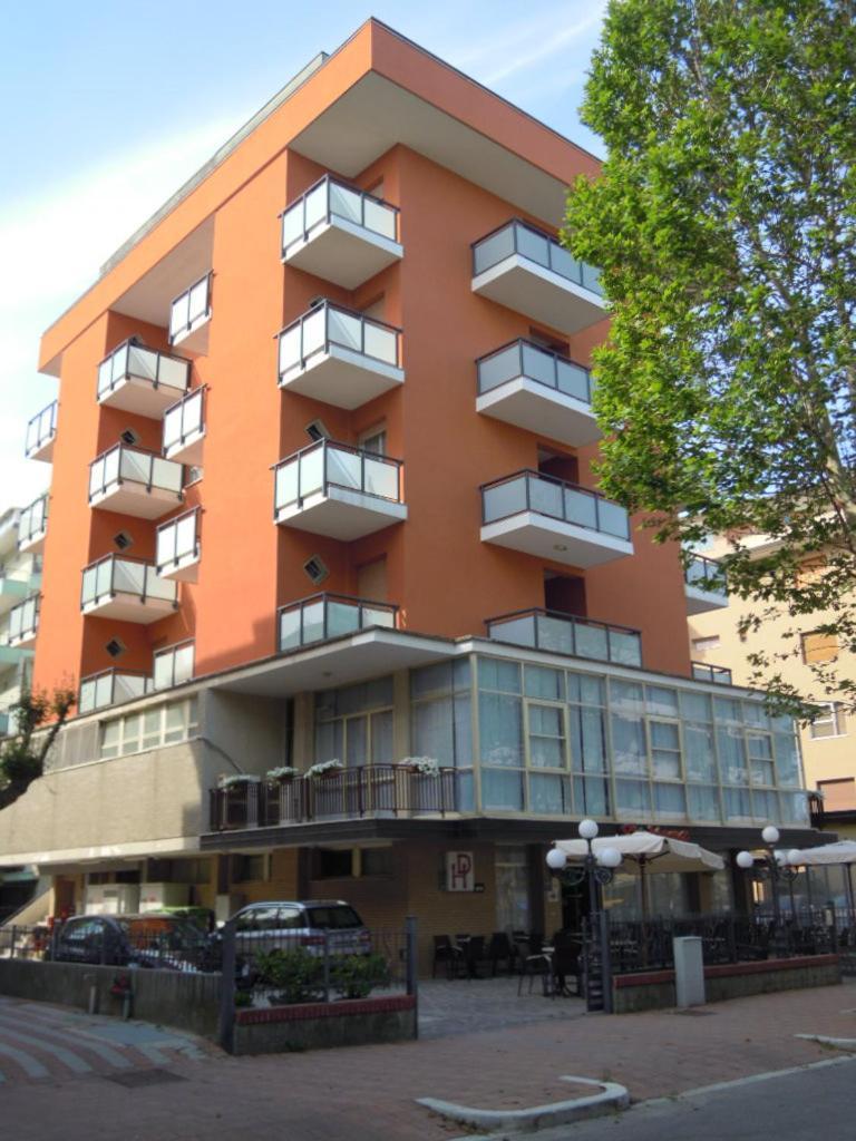 Hotel Darsena Чезенатико Экстерьер фото